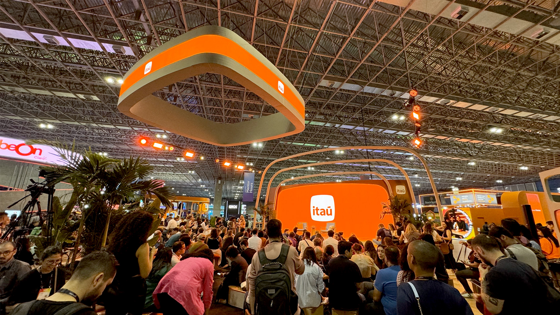 ITAÚ