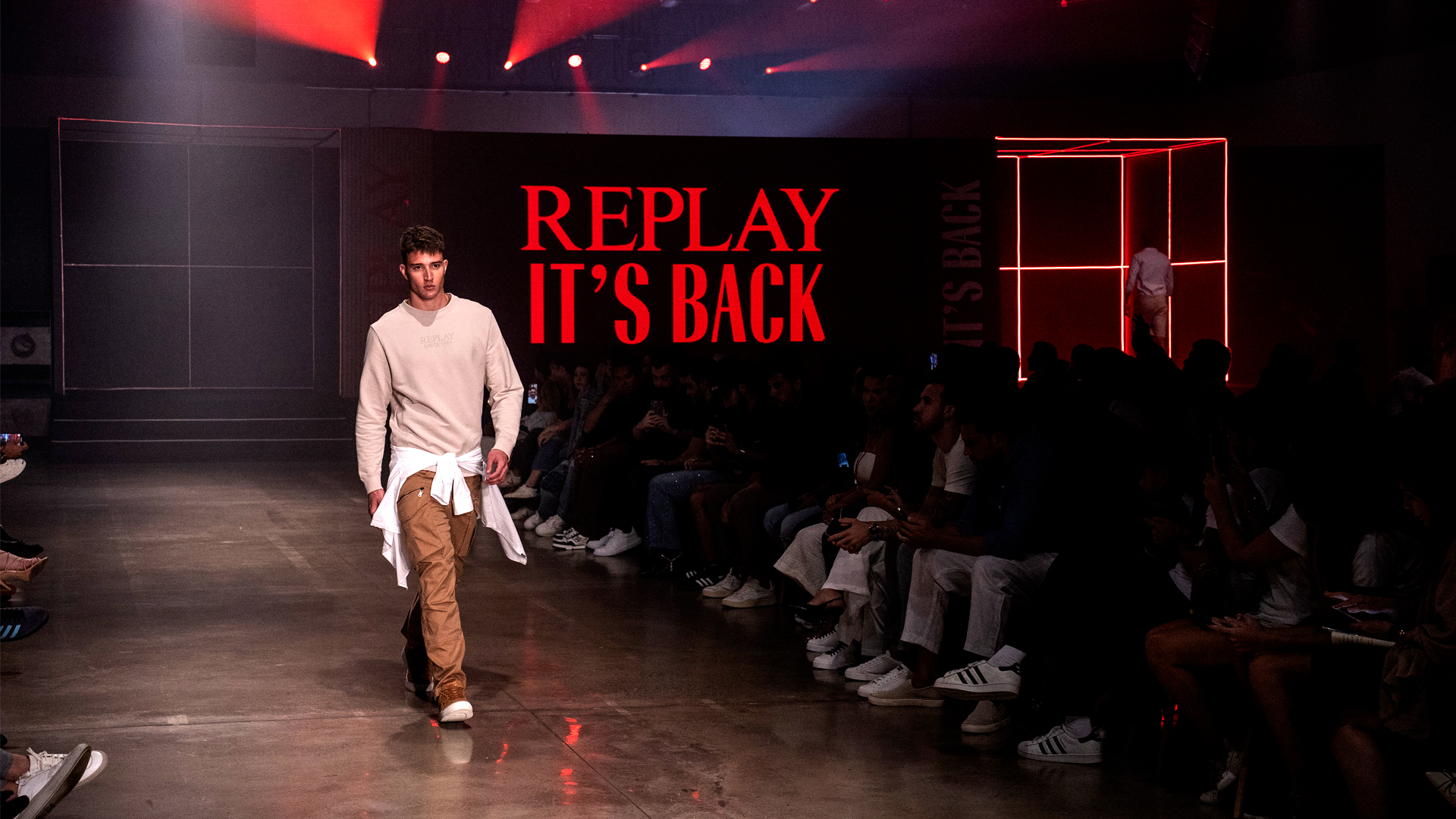 REPLAY